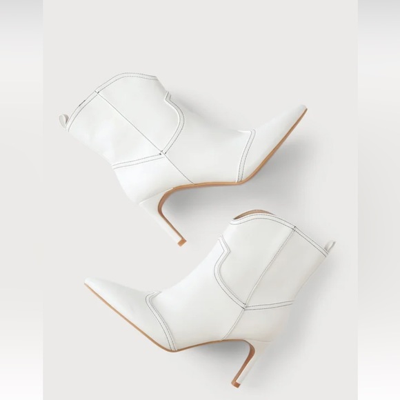 NWT Lulu’s White Boots - Picture 12 of 13
